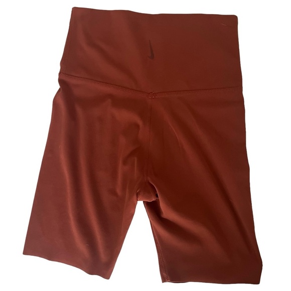 Nike Yoga Luxe High Rise Yoga Shorts - Picture 4 of 7